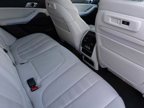 Certified 2022 BMW X5 xDrive40i w/ M Sport Package image 37