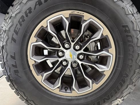 Used 2018 Chevrolet Colorado ZR2 image 47