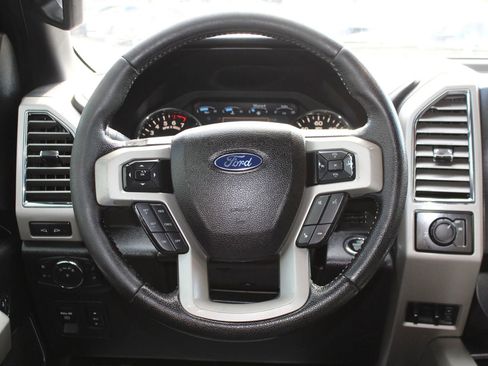 Used 2015 Ford F150 Lariat image 22