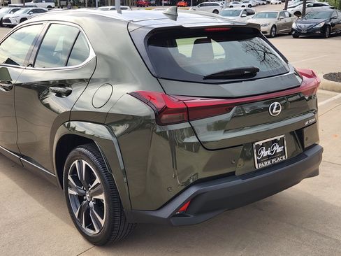 Used 2025 Lexus UX 300h FWD image 11