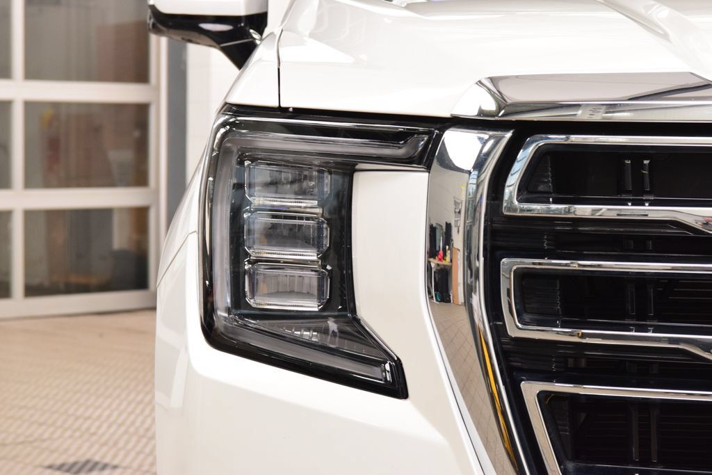 Used 2022 GMC Yukon SLT w/ SLT Luxury Package AWD/4WD image 12