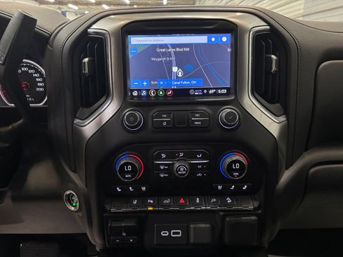 Used 2022 Chevrolet Silverado 2500 LTZ w/ LTZ Plus Package AWD/4WD image 18