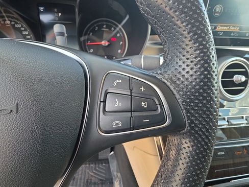 Used 2019 Mercedes-Benz GLC 300 image 17