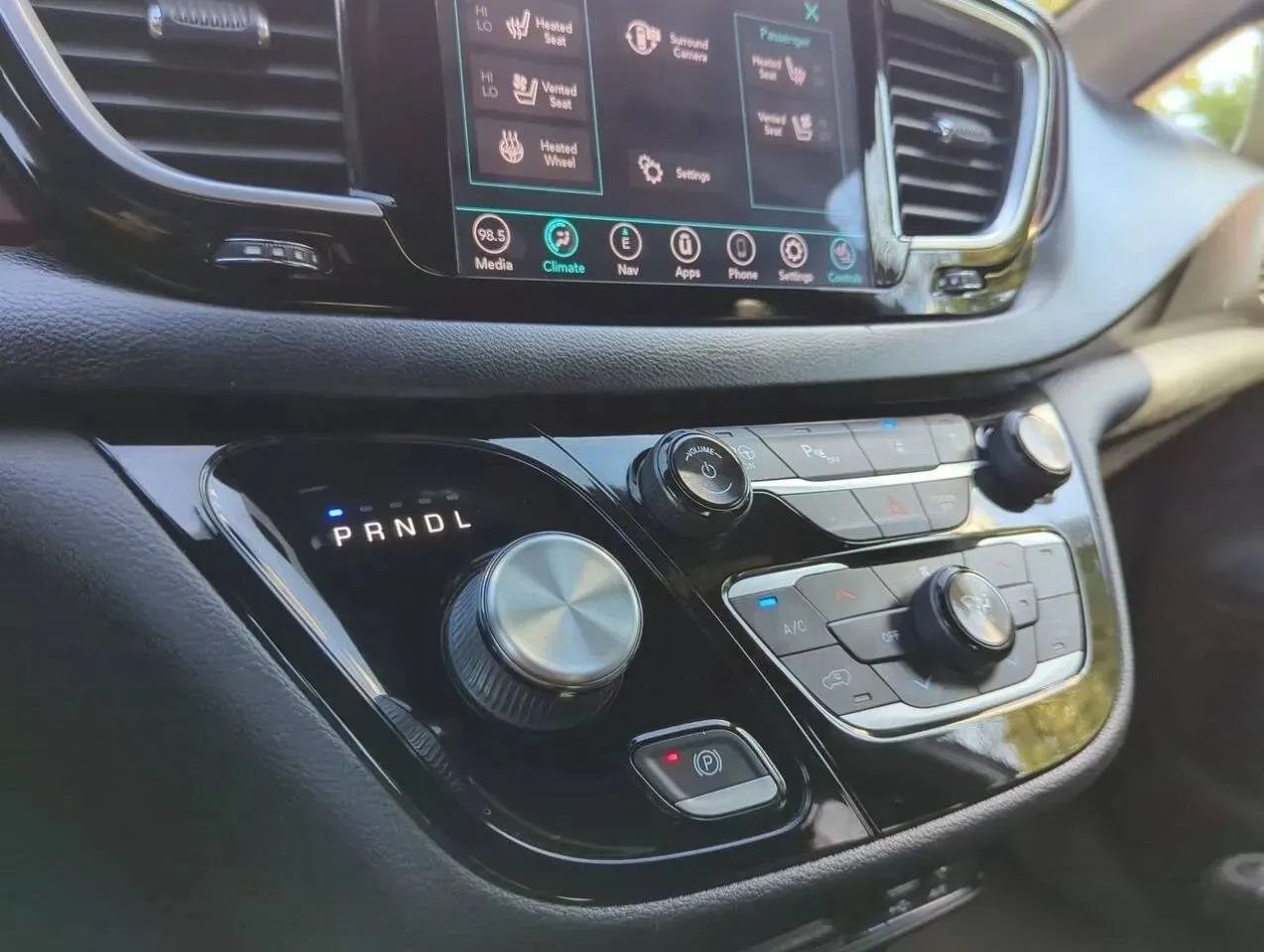 Used 2020 Chrysler Pacifica Limited FWD image 20