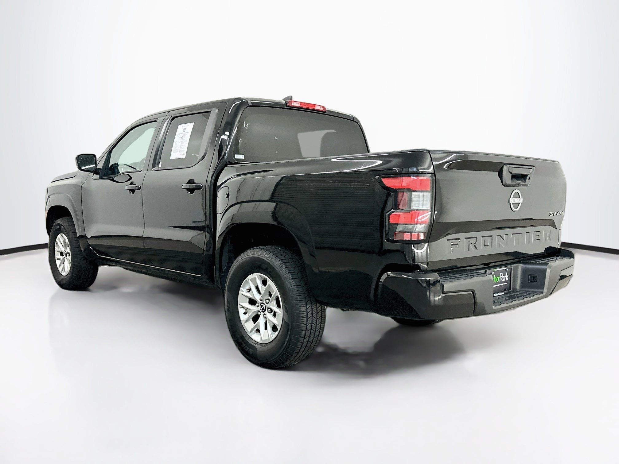 Used 2024 Nissan Frontier SV AWD/4WD image 5