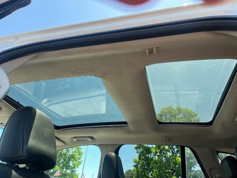 Used 2009 Lincoln MKX AWD image 16