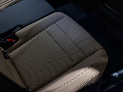 New 2026 Porsche Cayenne image 40