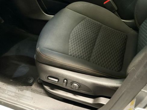 Used 2020 GMC Terrain SLE w/ Driver Convenience Package image 18