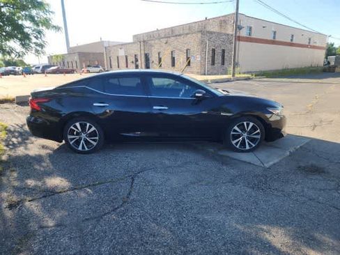 Used 2017 Nissan Maxima Platinum FWD image 10