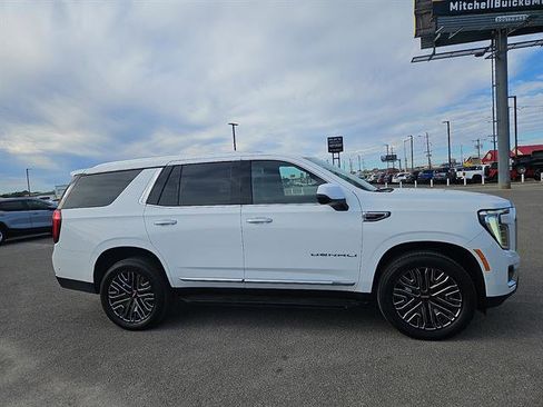 Used 2025 GMC Yukon Denali image 6