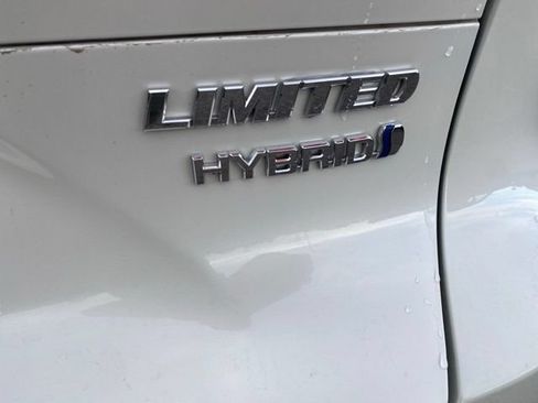 Used 2021 Toyota Venza Limited AWD/4WD image 10