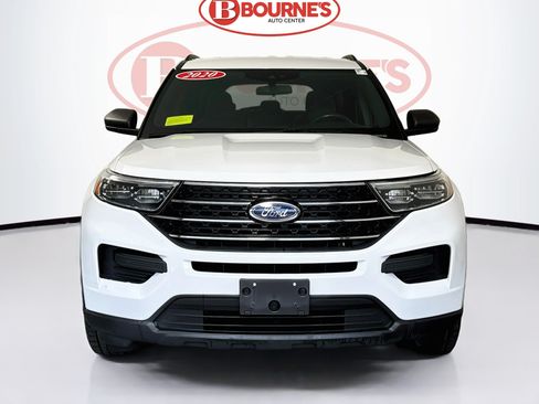 Used 2020 Ford Explorer XLT w/ Comfort Package AWD/4WD image 4