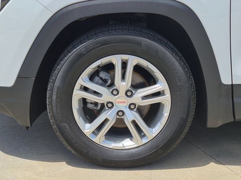 Used 2023 GMC Terrain SLE w/ Driver Convenience Package FWD image 30