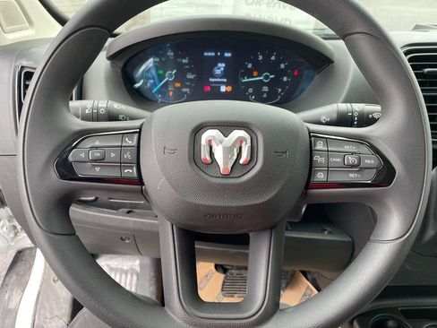 Used 2025 RAM ProMaster 2500 w/ Convenience Group image 21