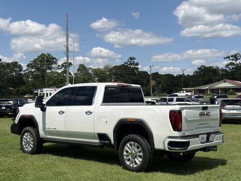 Used 2022 GMC Sierra 3500 Denali w/ Technology Package AWD/4WD image 11