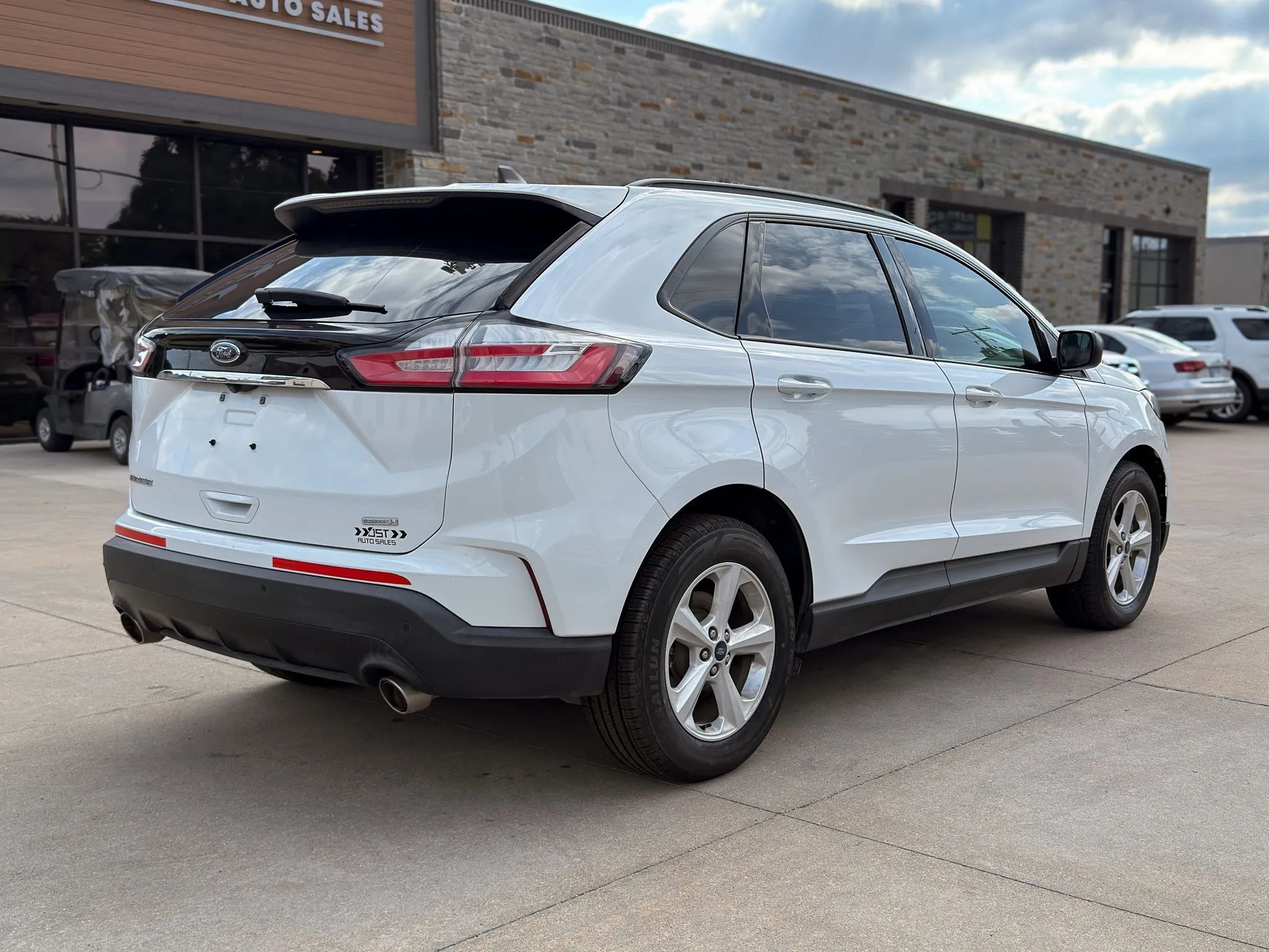 Used 2020 Ford Edge SE FWD image 8