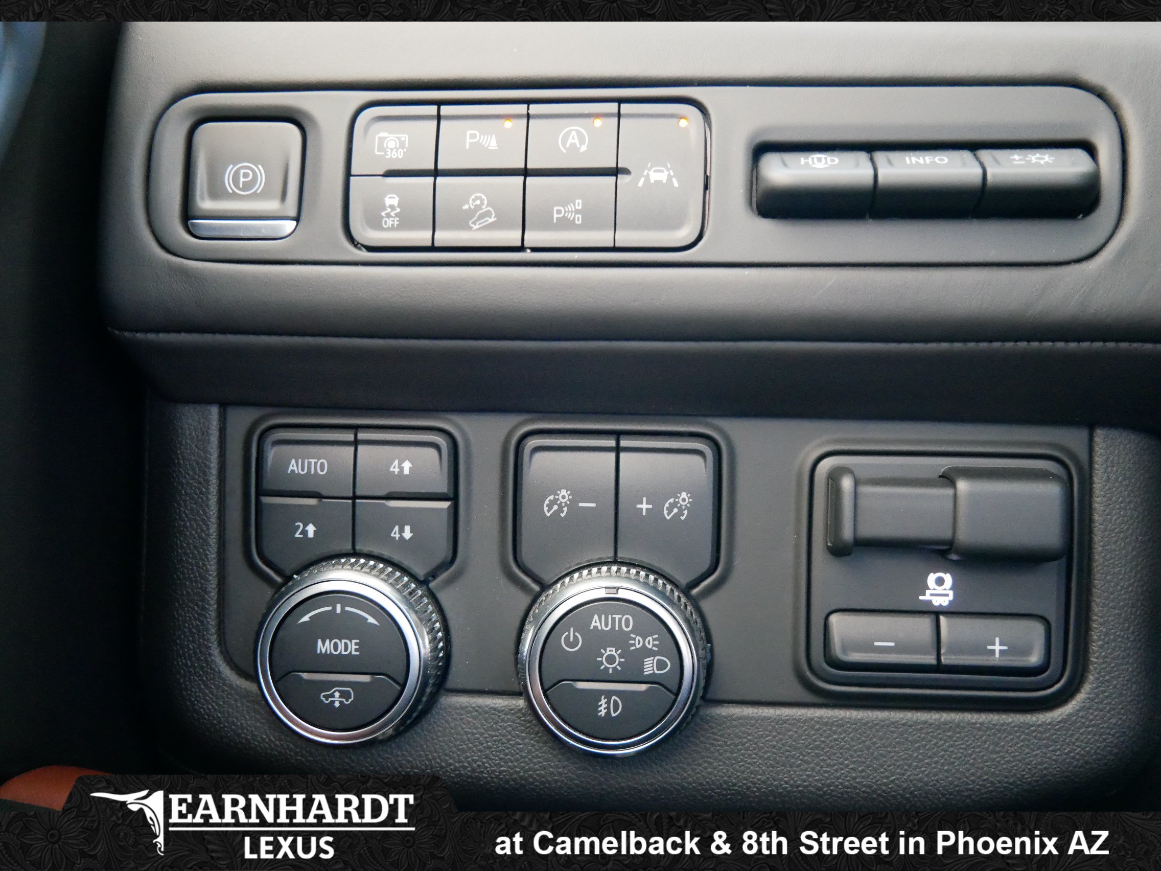 Used 2023 GMC Yukon Denali Ultimate AWD/4WD image 42