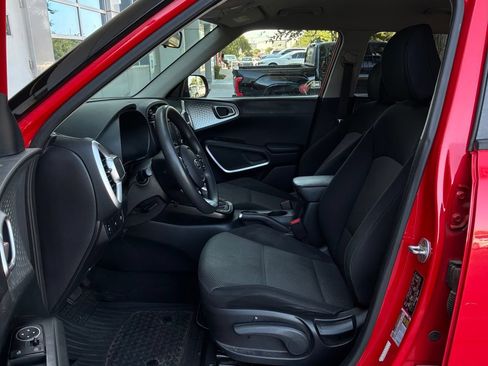 Used 2020 Kia Soul LX FWD image 10