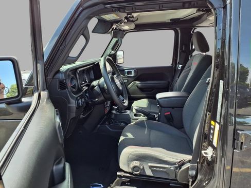 Used 2025 Jeep Wrangler Unlimited Rubicon AWD/4WD image 24
