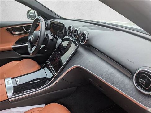 Used 2025 Mercedes-Benz C 300 4MATIC Sedan image 21