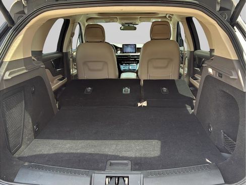 Used 2020 Lincoln Corsair Reserve w/ Appearance Package FWD image 9