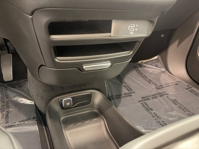 New 2027 Chrysler Pacifica Select w/ Family Tech Group FWD image 22
