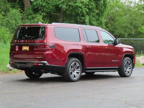 Used 2024 Jeep Wagoneer L Series II w/ Flexible Seating Group image 3