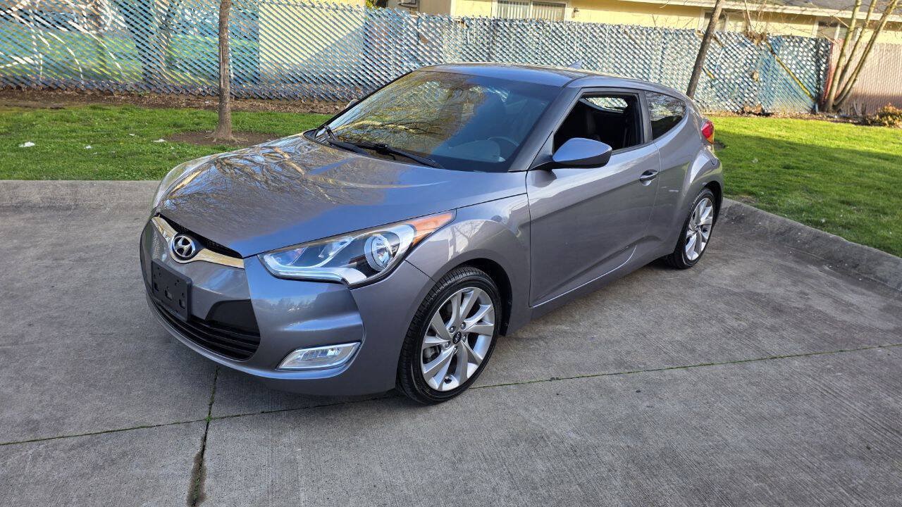 Used 2017 Hyundai Veloster FWD image 1