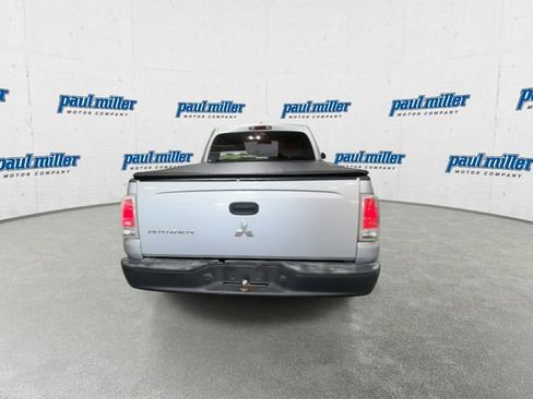 Used 2007 Mitsubishi Raider LS RWD image 10
