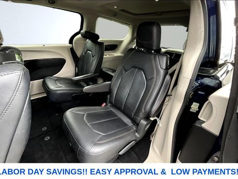 Used 2019 Chrysler Pacifica Touring-L Plus FWD image 21