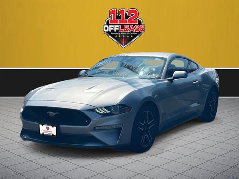 Used 2023 Ford Mustang Premium image 3