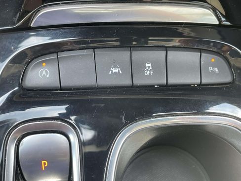 Used 2022 Buick Envision Preferred FWD image 29
