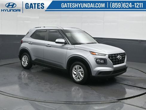 Used 2020 Hyundai Venue SEL image 4