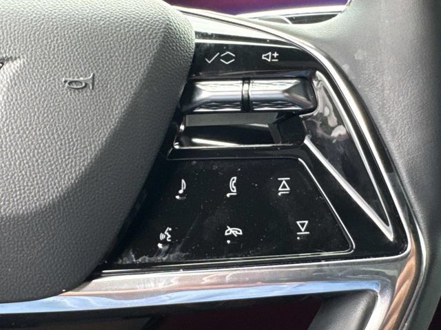 Used 2026 Cadillac Escalade Sport RWD image 32