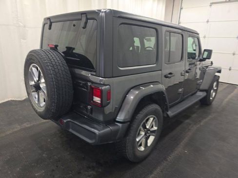 Used 2022 Jeep Wrangler Unlimited Sahara w/ Cold Weather Group AWD/4WD image 4