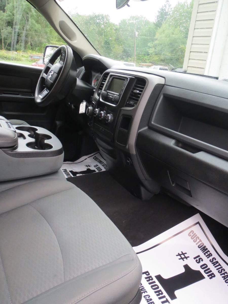 Used 2018 RAM 1500 Express w/ Black Ram 1500 Express Group AWD/4WD image 11