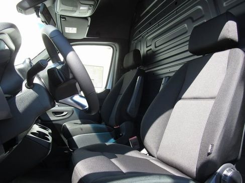 New 2025 Mercedes-Benz Sprinter 2500 image 10