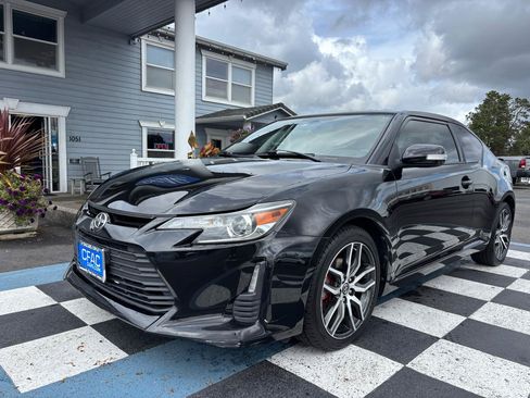 Used 2016 Scion tC FWD image 2
