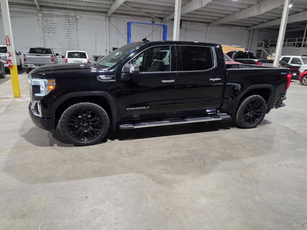 Used 2019 GMC Sierra 1500 Denali w/ Driver Alert Package II AWD/4WD image 4