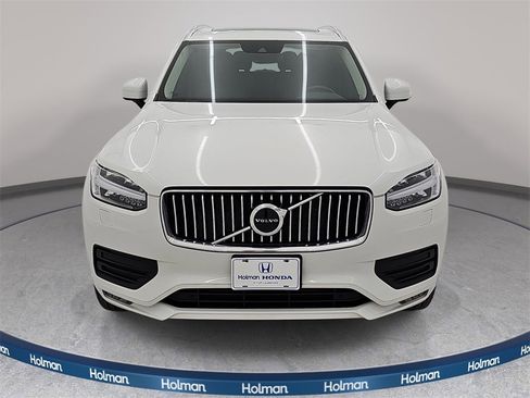 Used 2021 Volvo XC90 T5 Momentum image 2