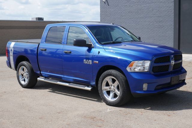 Used 2017 RAM 1500 Express w/ Express Value Package AWD/4WD image 4