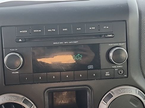 Used 2013 Jeep Wrangler Unlimited Sport image 21