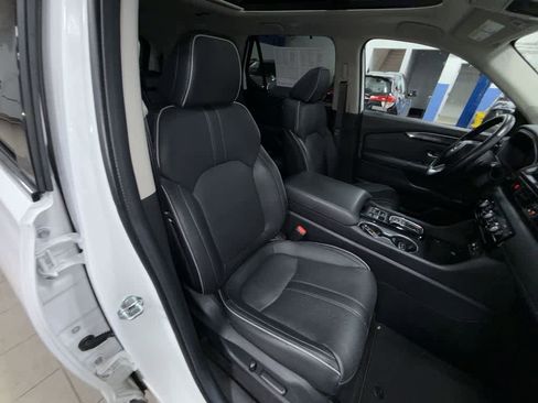 Used 2023 Honda Pilot Elite image 16