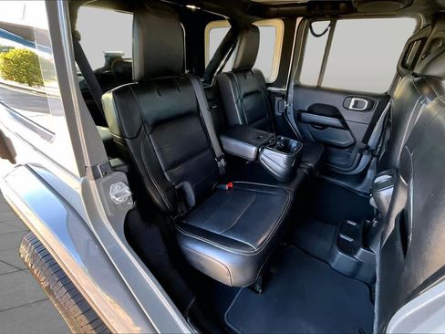 Used 2020 Jeep Wrangler Unlimited Sahara AWD/4WD image 20