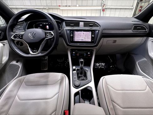 Used 2022 Volkswagen Tiguan SEL R-Line AWD/4WD image 10