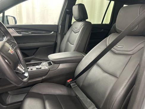 Used 2024 Cadillac XT6 Sport w/ Technology Package image 8