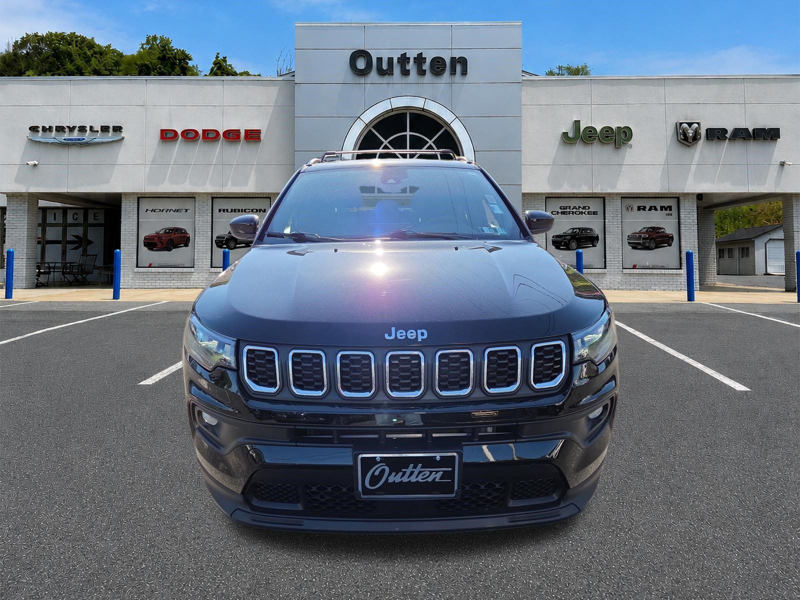 Certified 2024 Jeep Compass Latitude AWD/4WD image 9