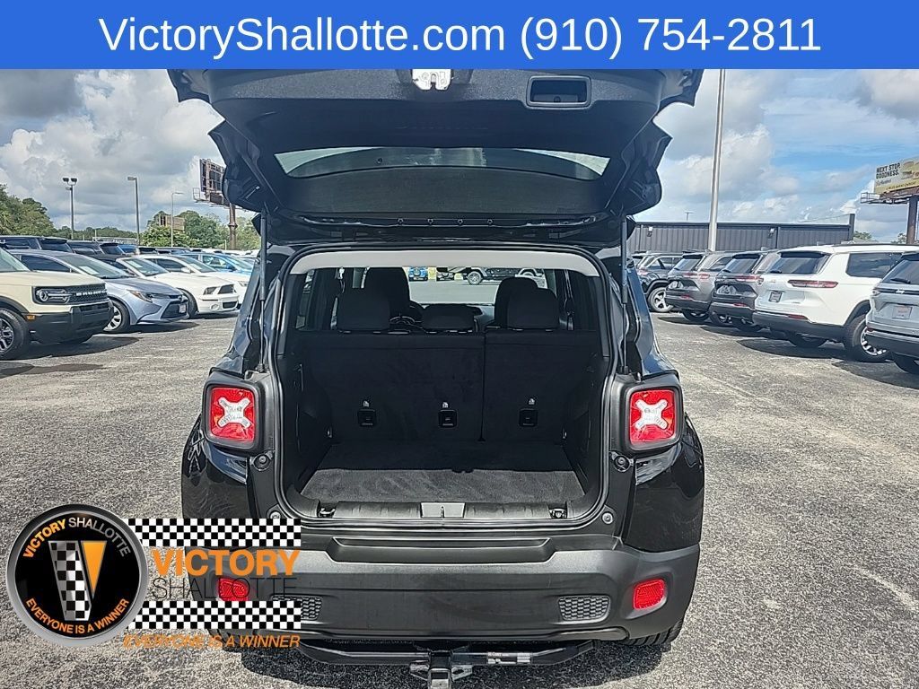 Certified 2023 Jeep Renegade Latitude AWD/4WD image 27