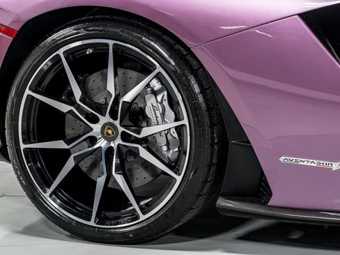 Used 2018 Lamborghini Aventador S image 47
