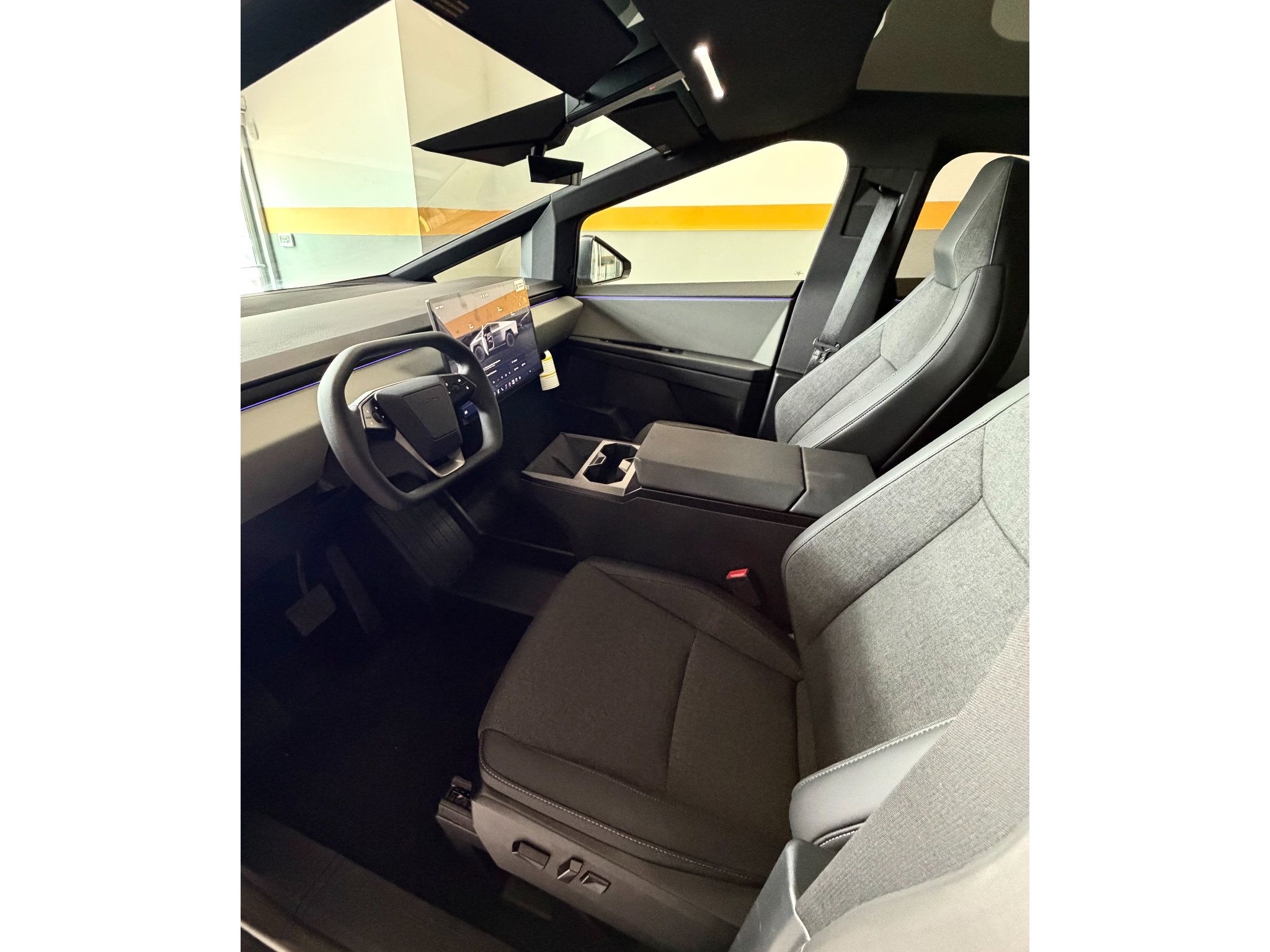 Used 2026 Tesla Cybertruck AWD Crew Cab image 15